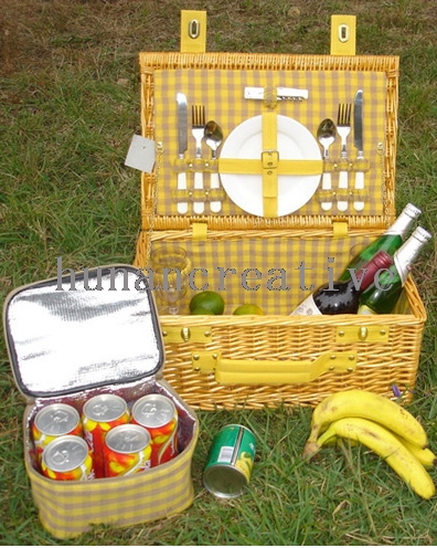Willow Picnic basket For 2 Persons Use