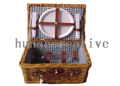 Willow Picnic basket For 4 Persons Use