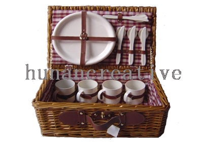 Willow Picnic basket For 4 Persons Use