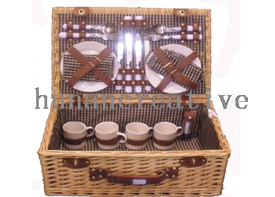 Willow Picnic basket For 4 Persons Use