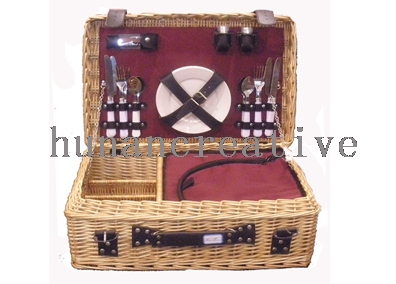 Willow Picnic basket For 4 Persons Use