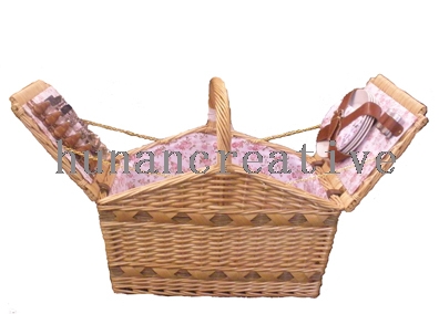 Willow Picnic basket For 4 Persons Use