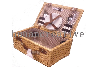 Willow Picnic basket For 4 Persons Use