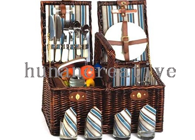 Willow Picnic basket For 4 Persons Use