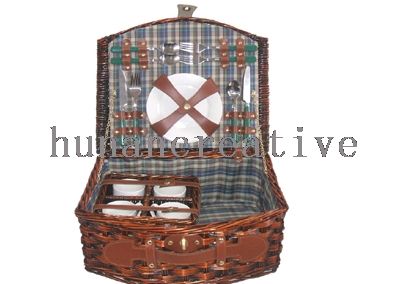 Willow Picnic basket For 4 Persons Use
