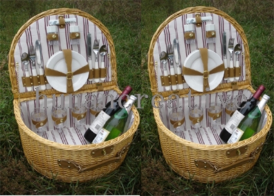 Willow Picnic Basket For 4 Persons Use